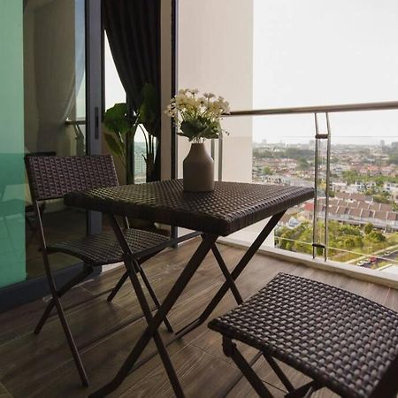 Jazz Suites 1 Vivacity Kuching Kültér fotó