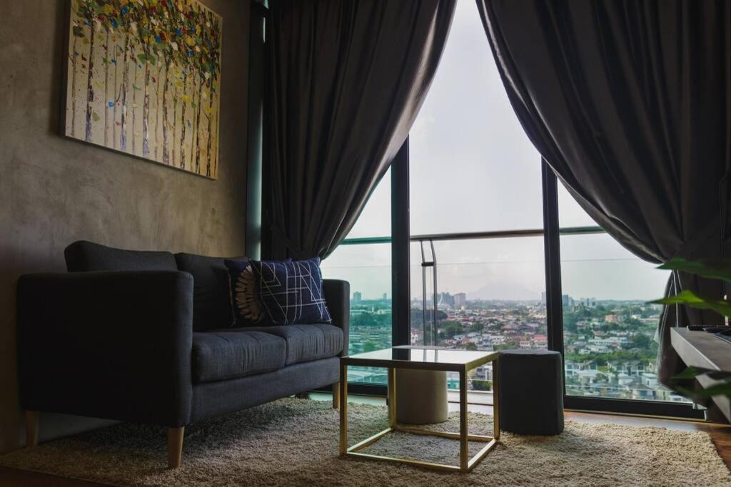 Jazz Suites 1 Vivacity Kuching Kültér fotó