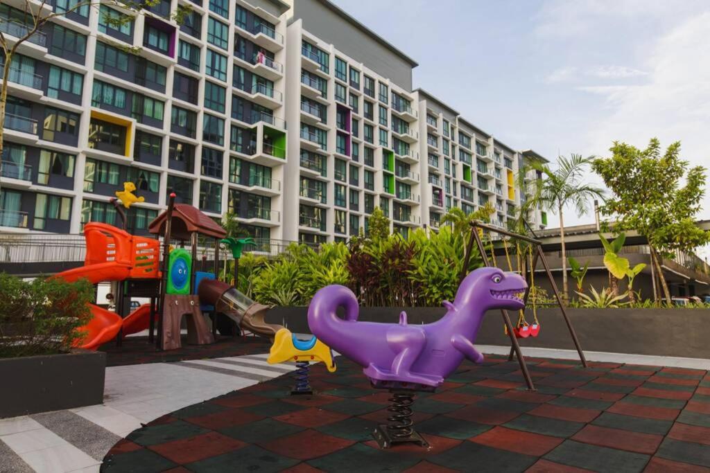 Jazz Suites 1 Vivacity Kuching Kültér fotó